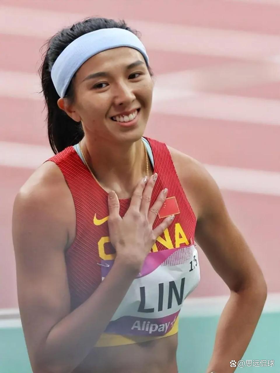 田径选手赛后落泪,背后故事感人 田径选手赛后落泪,背后故事感人