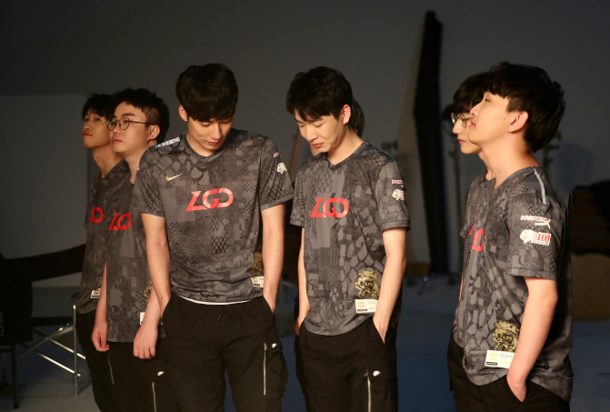 包含S赛队主教练发声，誓言带队登顶的词条