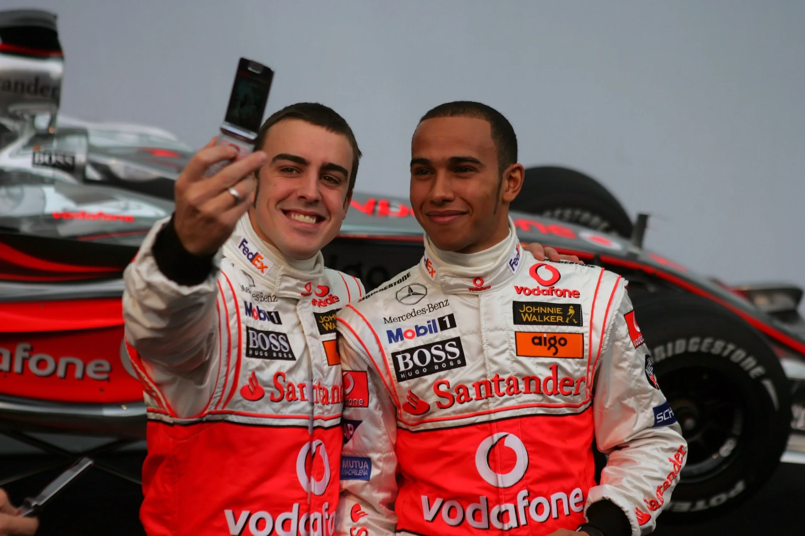 梅赛德斯绝杀索伯车队，汉密尔顿扛起全队