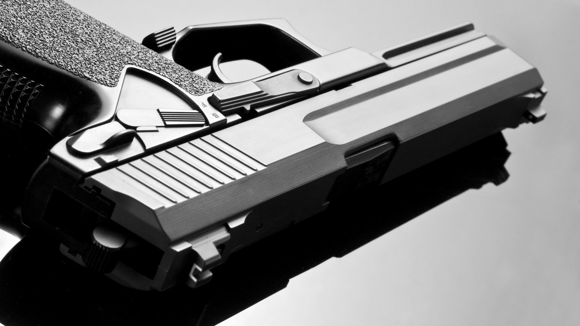 镜面舞台，当世界杯战场与火箭的得分风暴在同一个黄昏重叠