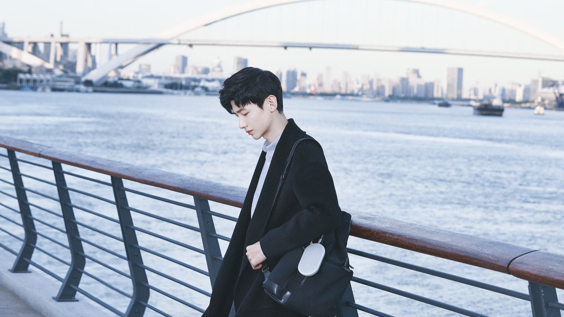 暗夜狂飙，帕尔默绝境逆袭，F1年度争冠之夜诞生永恒传奇