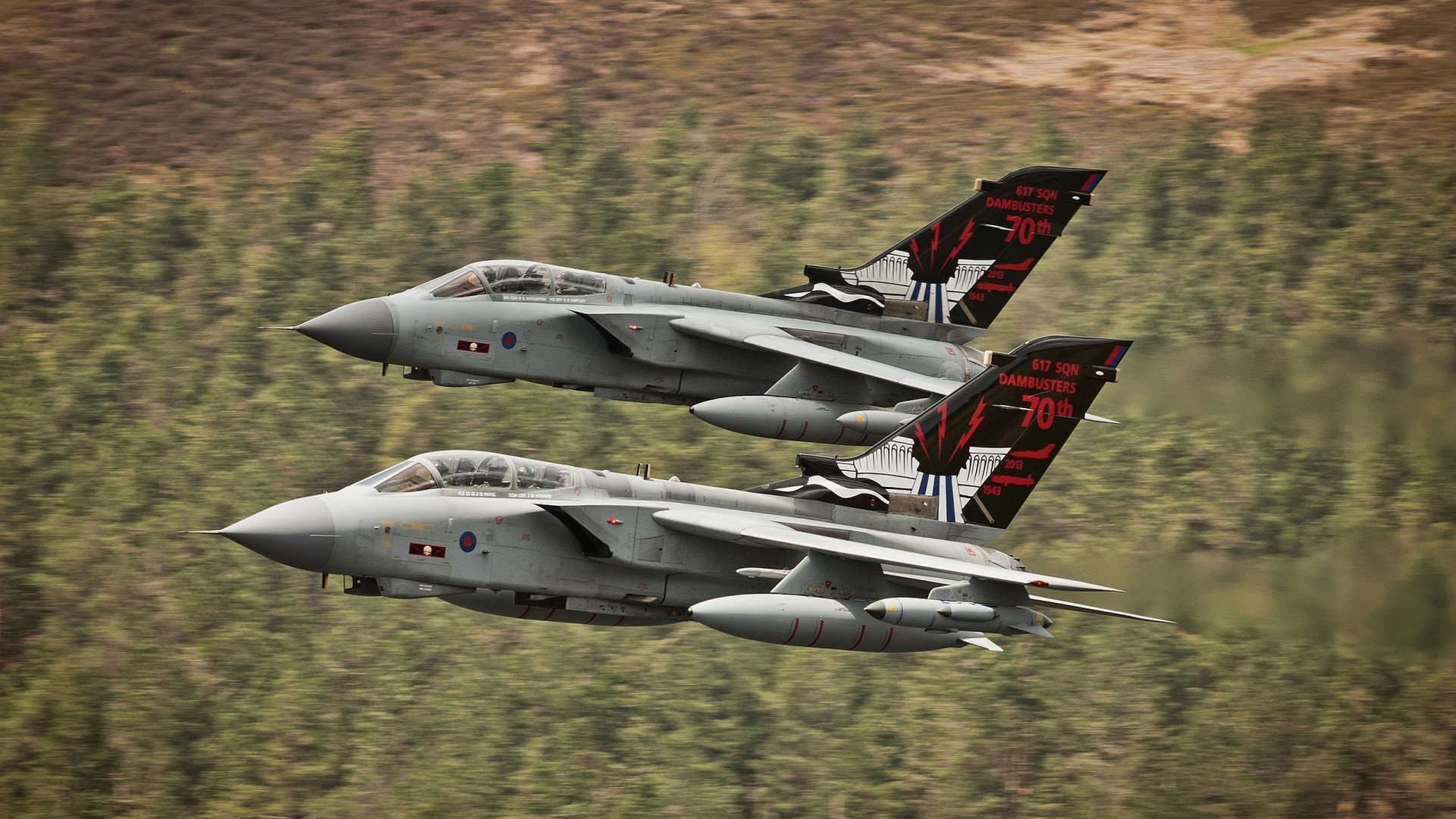 F1揭幕战之夜，赛道上的团队协奏与托尼的杀伤独奏