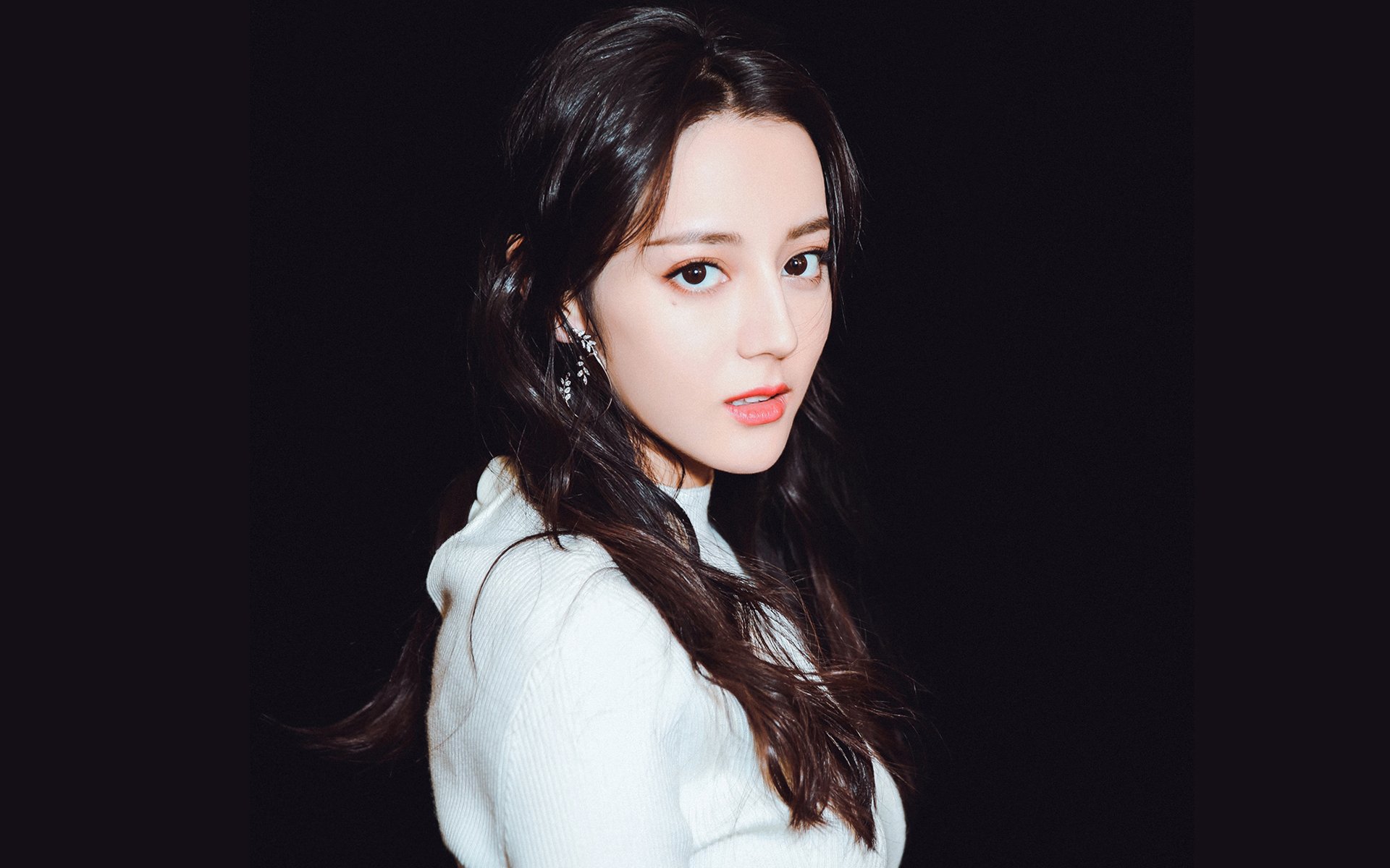 年度焦点之战之夜，库里以三分执笔，挥毫成就不败交响诗