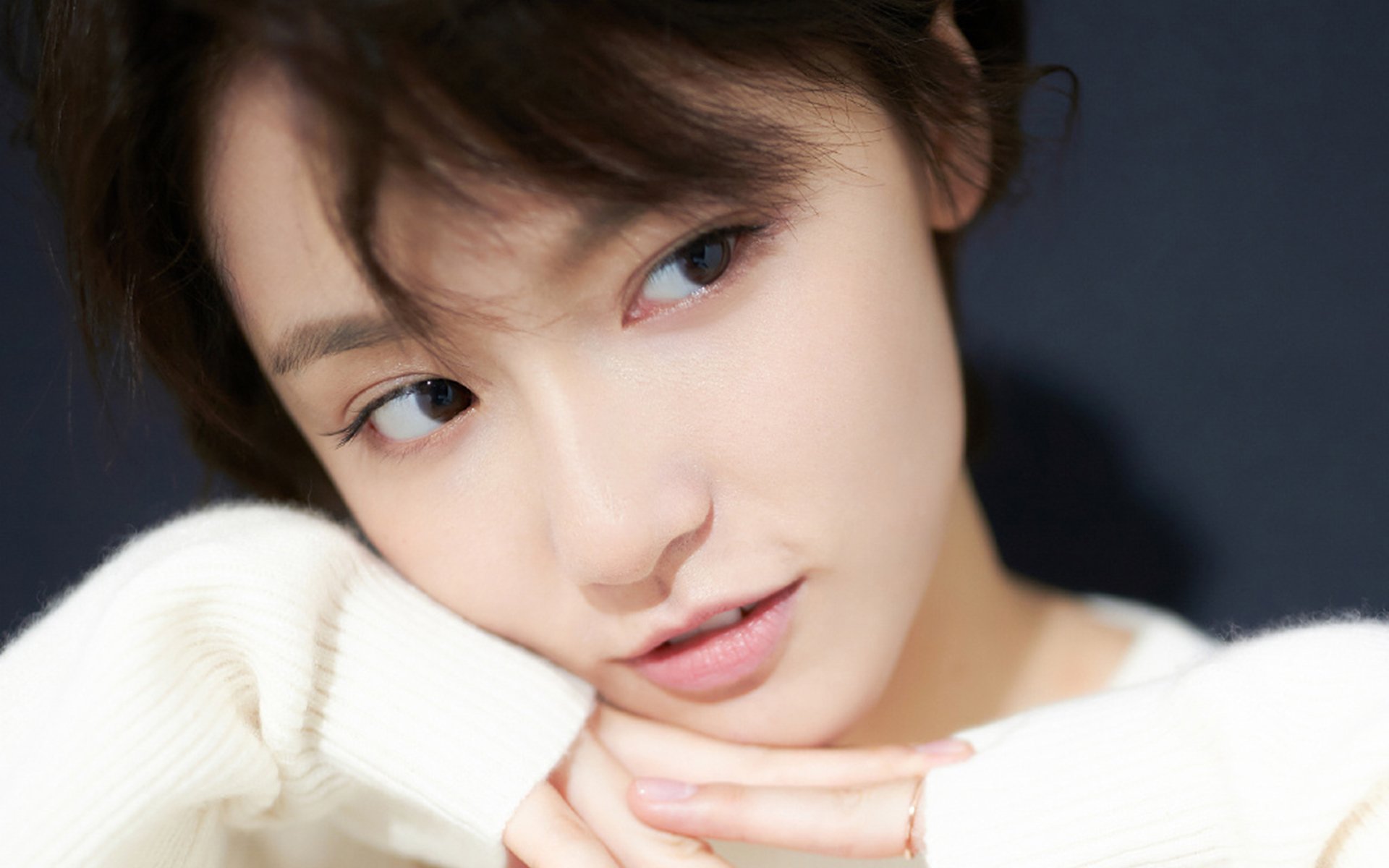 德罗赞关键时刻显神威，雄鹿连续得分狂潮彻底压制鹈鹕