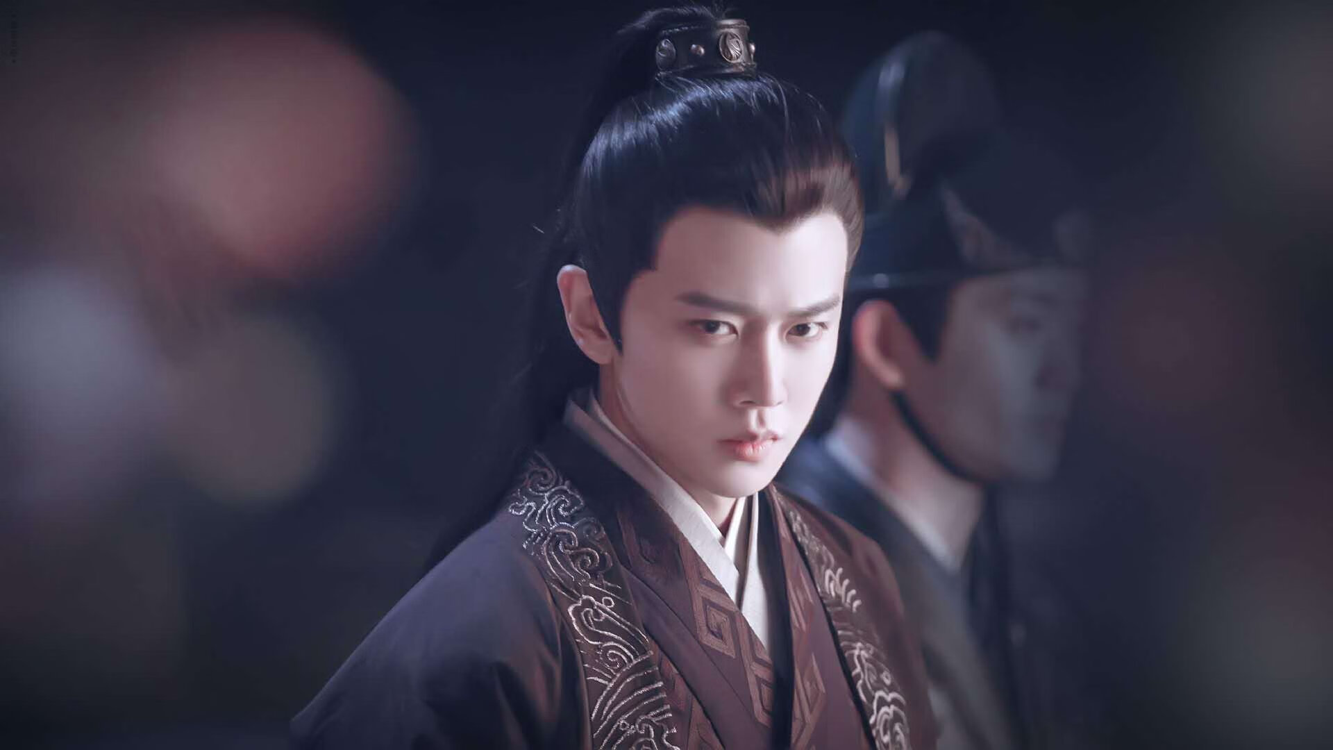 神灯重燃,雨夜巴黎,卡塞米罗一记惊世倒钩围猎南美鹰